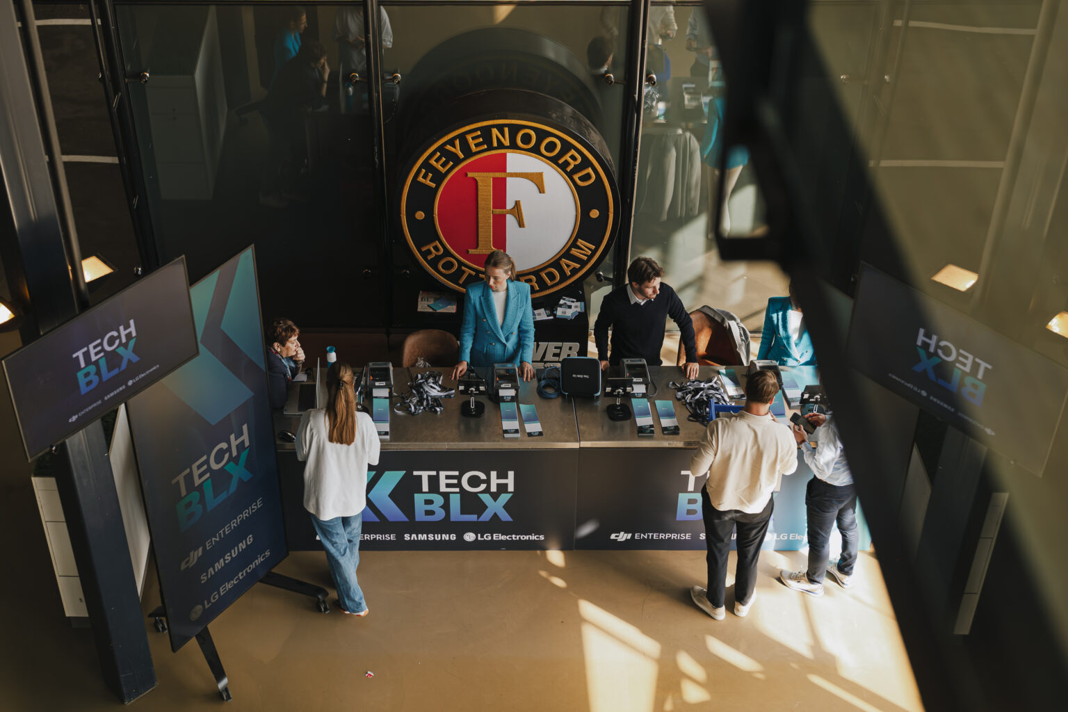 MIDWICH TECH BLX